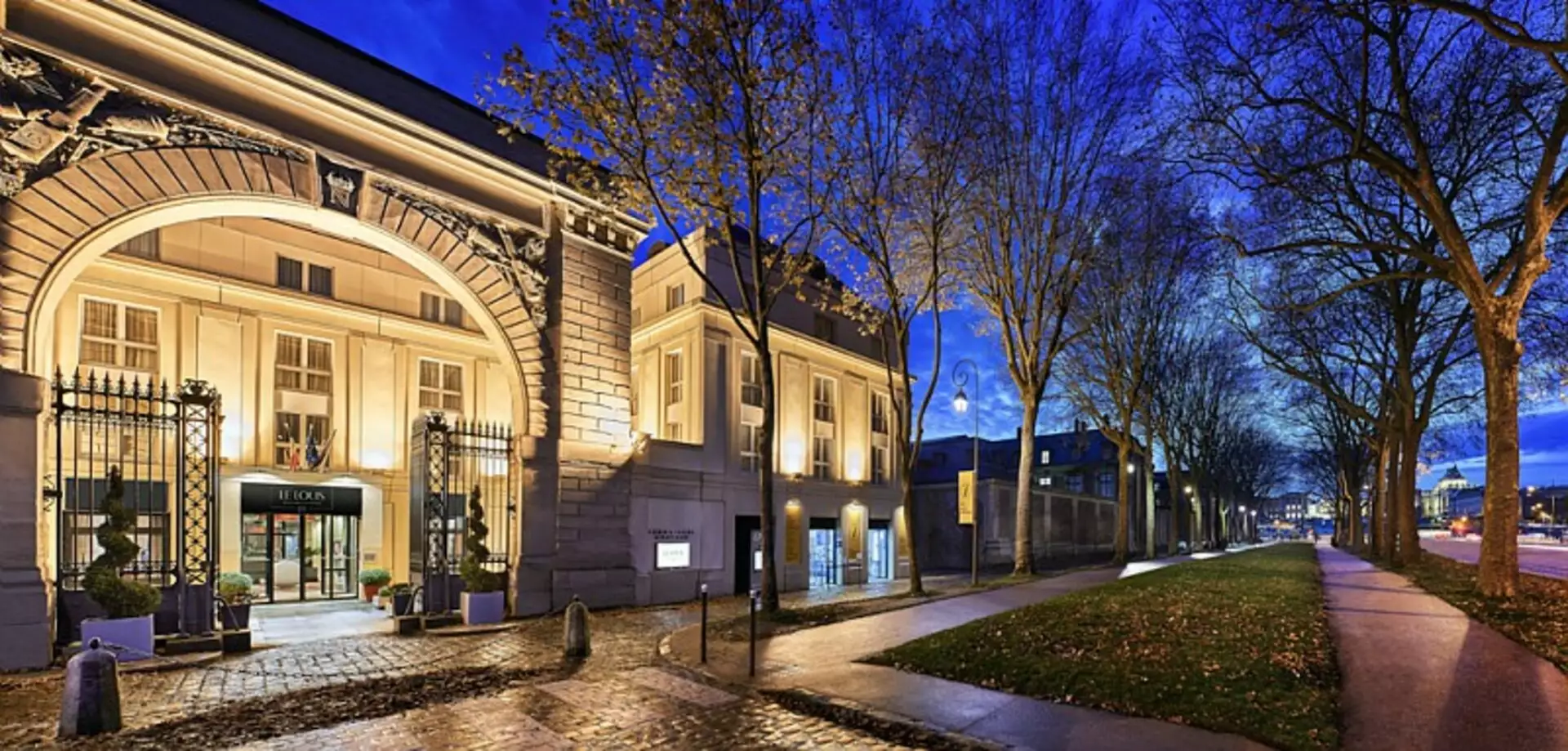 Le Louis Versailles Château Hotel – MGallery