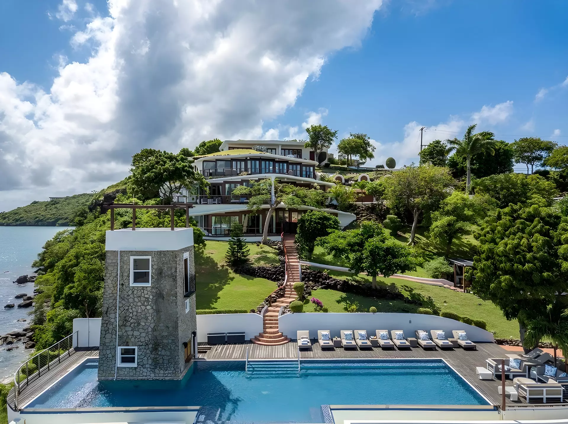 Mount Hartmann Bay Estate