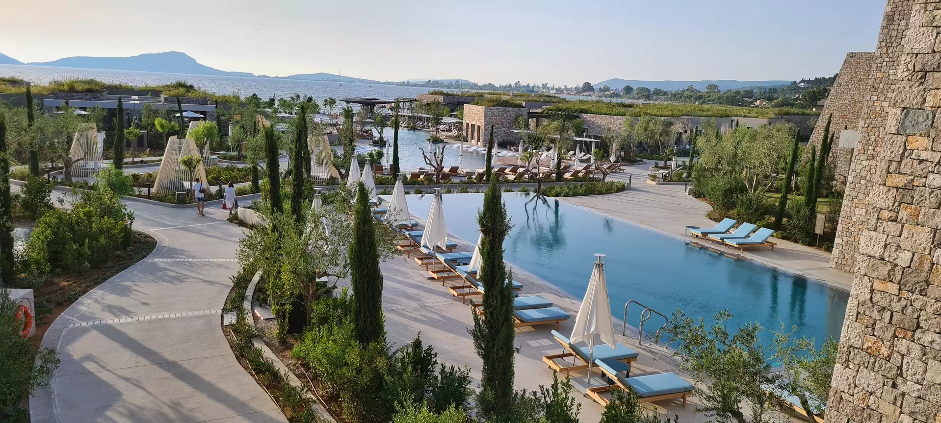 W Costa Navarino