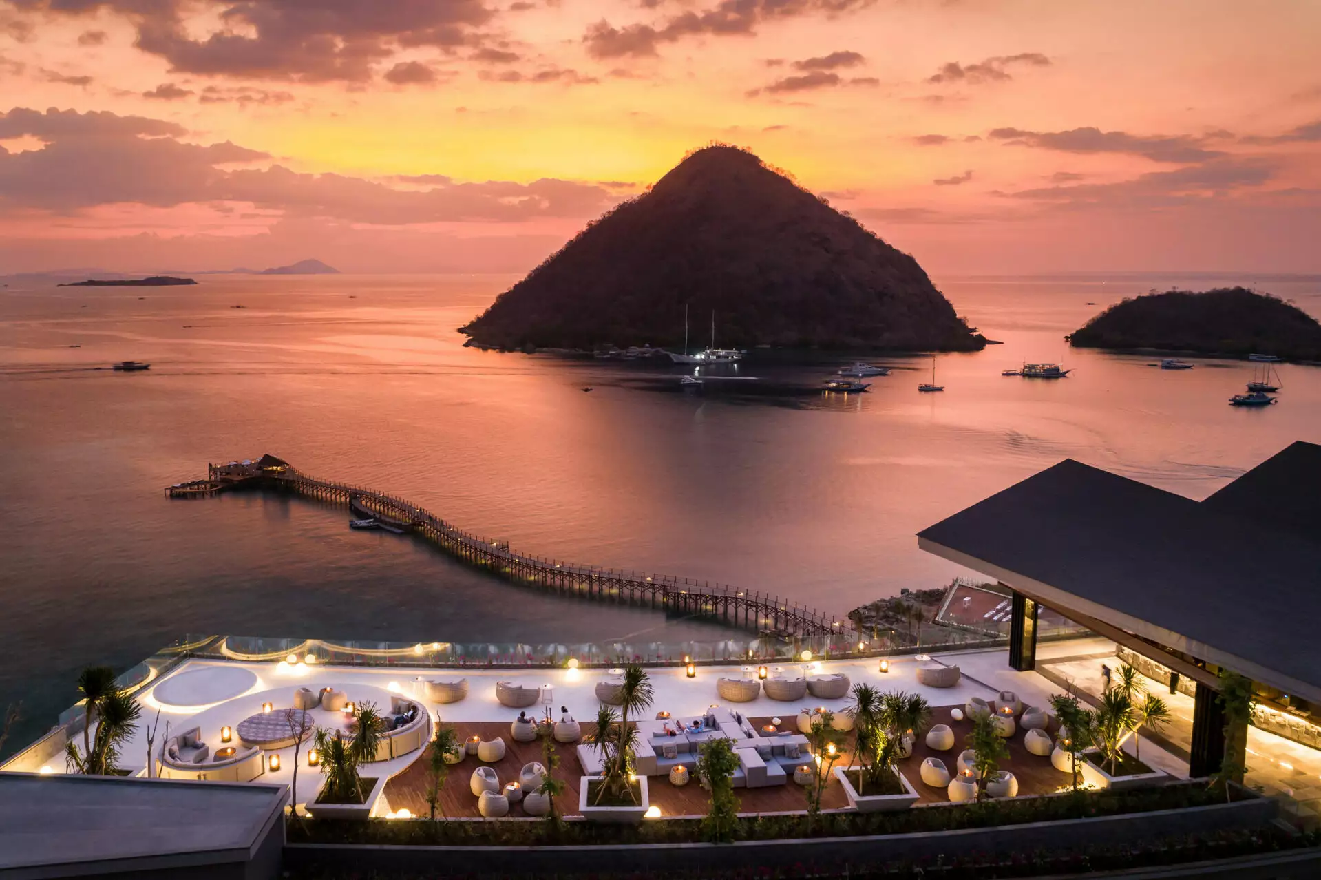 AYANA Komodo Resort, Waecicu Beach