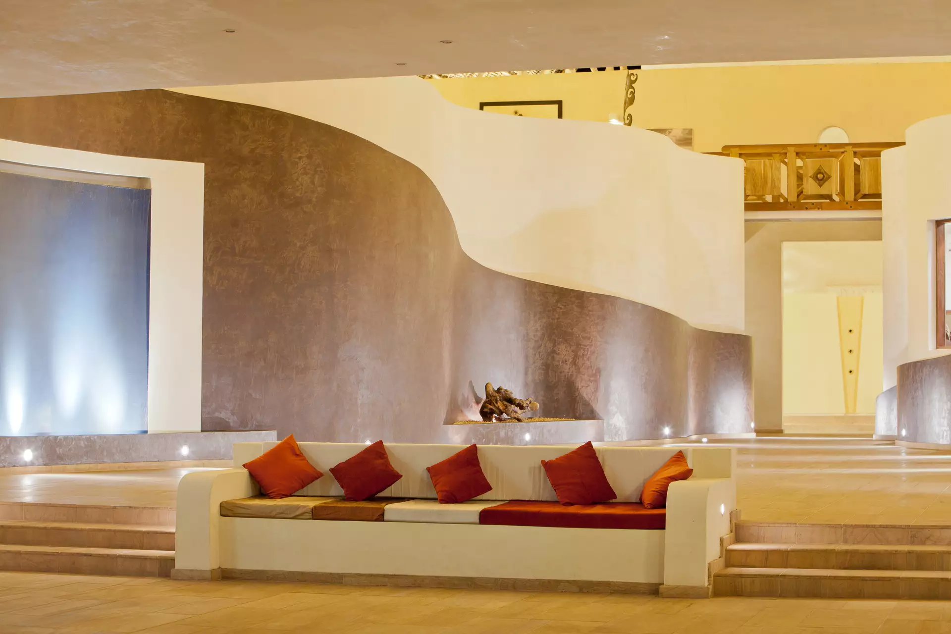 Orientzauber & Tropenstrände - pulsierende Metropole Doha & Garten Suite auf Sansibar