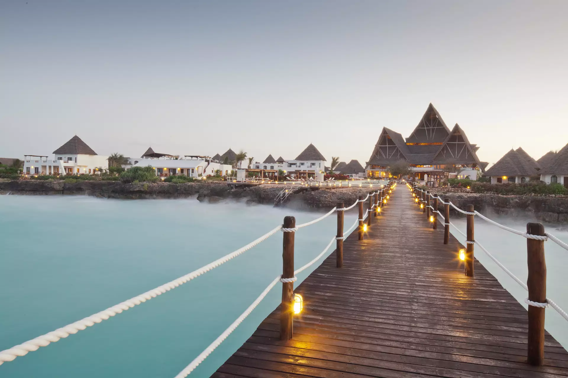 Orientzauber & Tropenstrände - pulsierende Metropole Doha & Garten Suite auf Sansibar