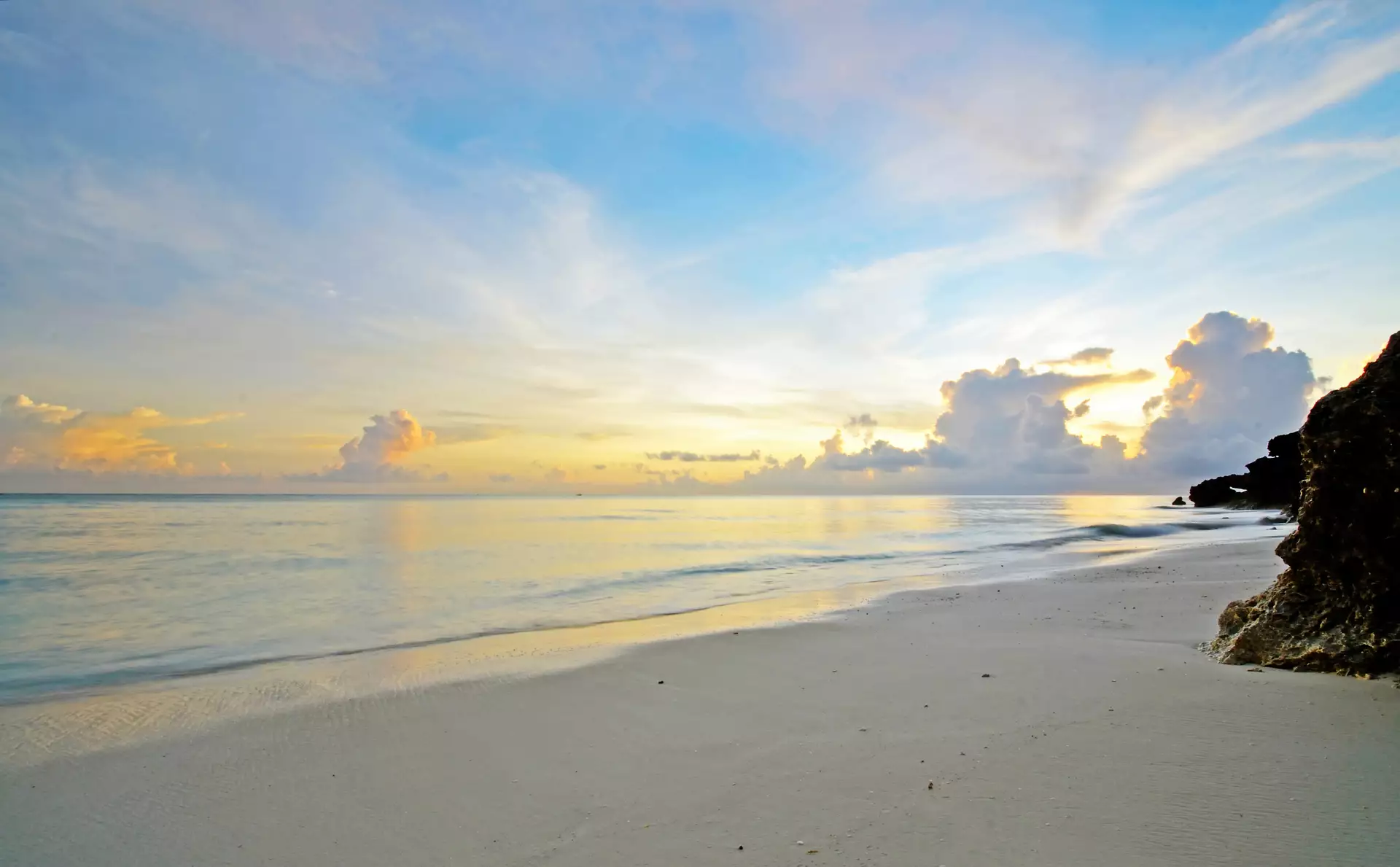 Orientzauber & Tropenstrände - pulsierende Metropole Doha & Garten Suite auf Sansibar