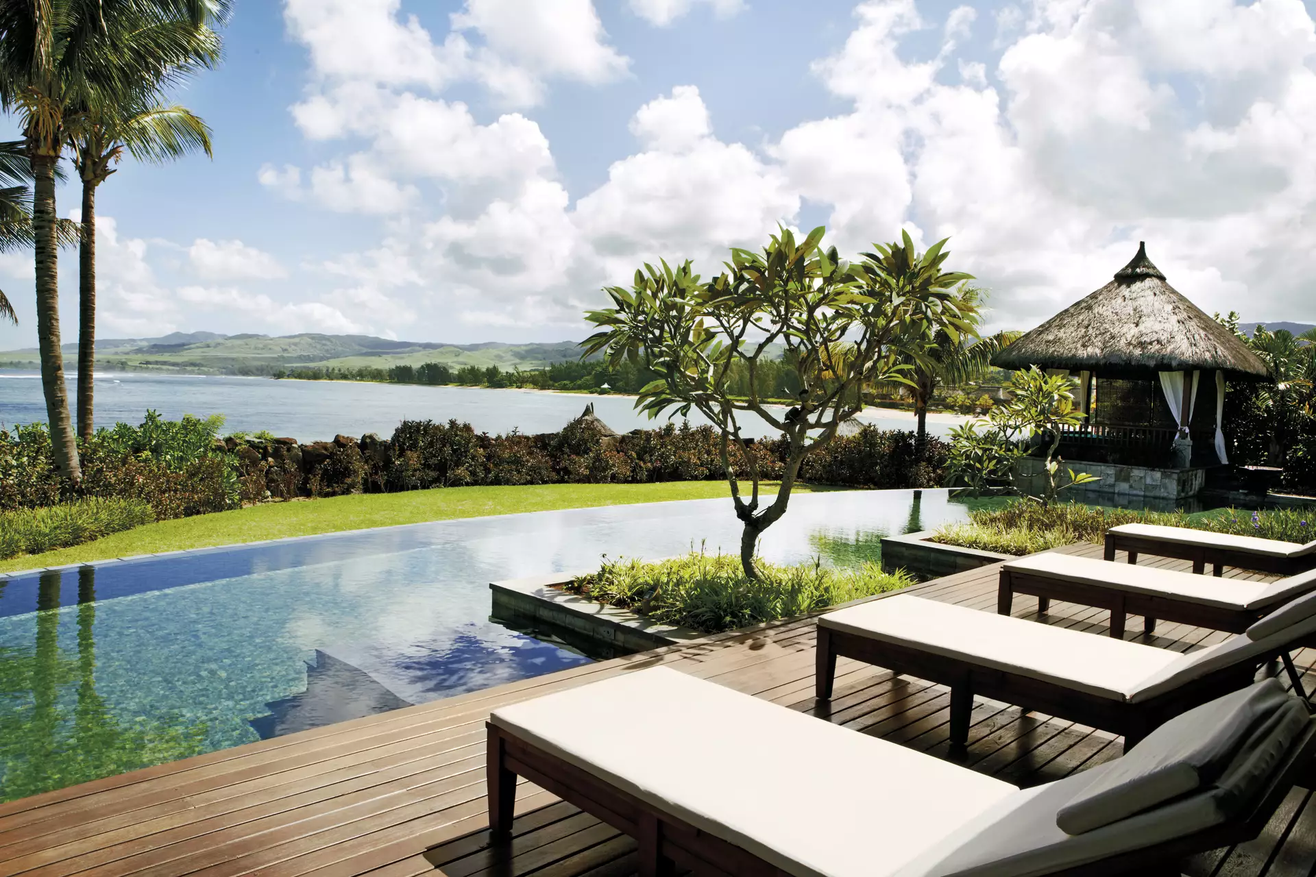 Shanti Maurice Resort & Spa