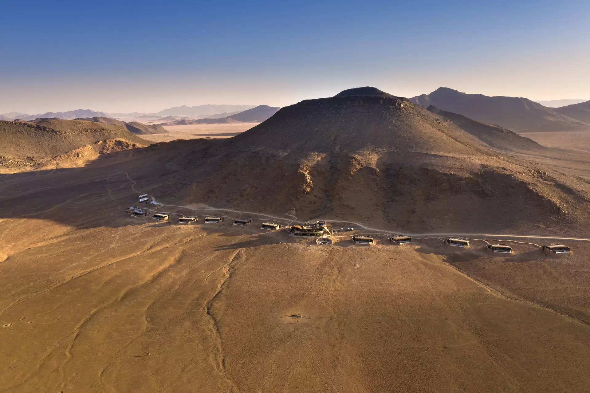 Explore Namibia - Wüste, Safari & Gebirge