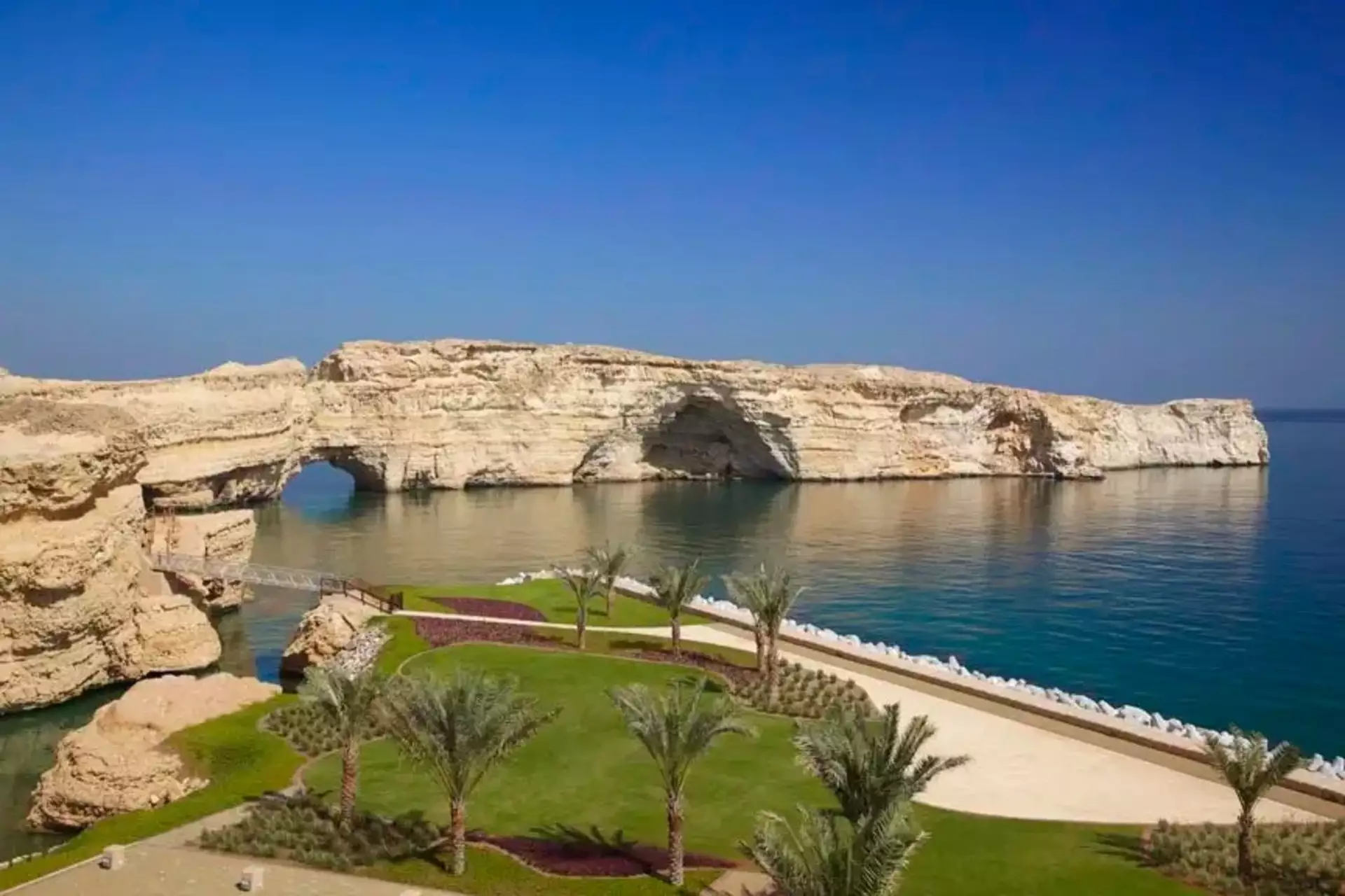 Al Waha Hotel at Shangri-La Barr Al Jissah Resort & Spa