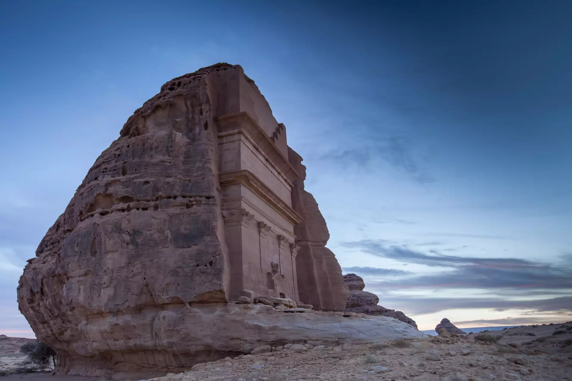 Seas, Mountains and Deserts Tour