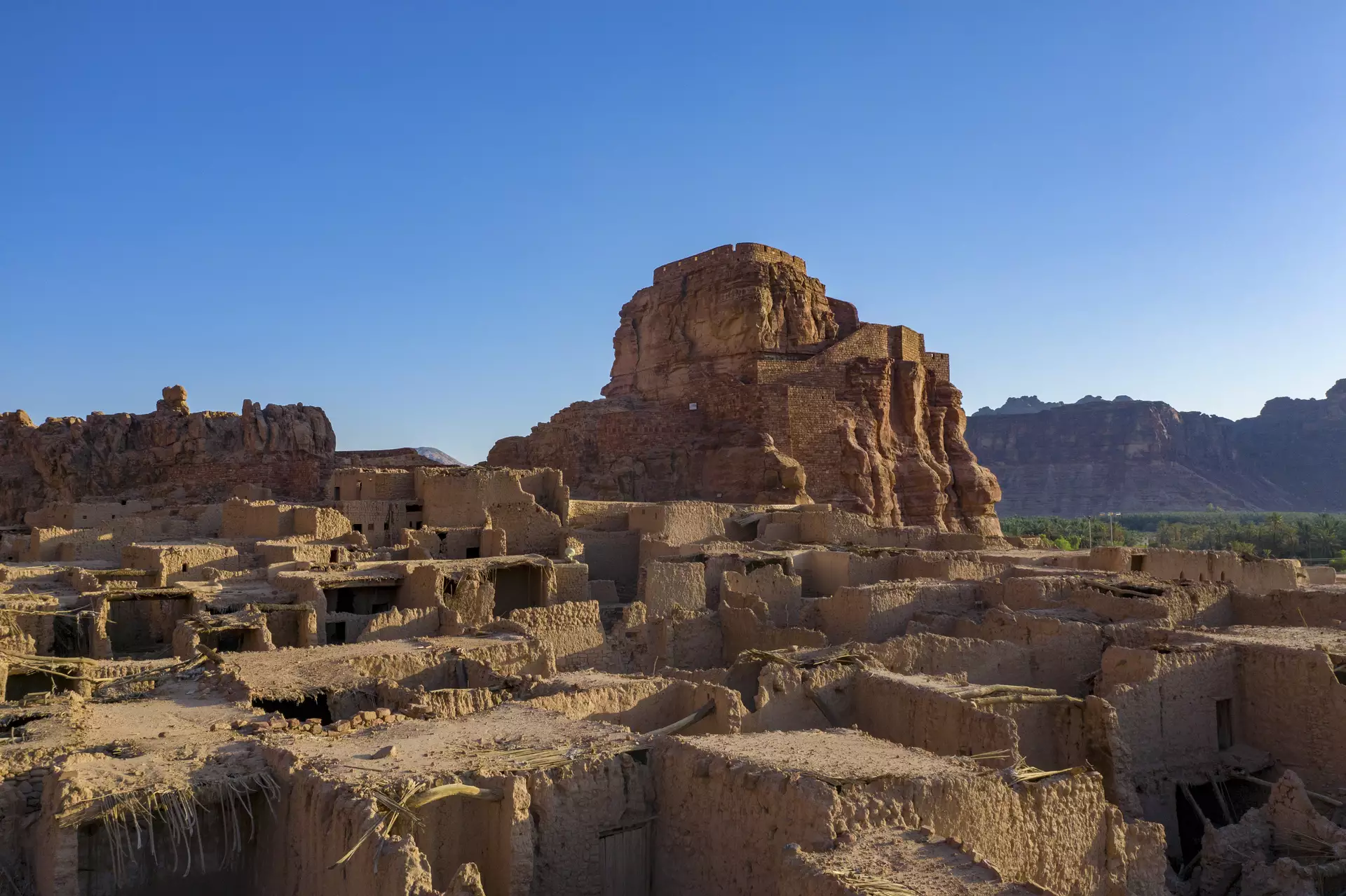 Seas, Mountains and Deserts Tour