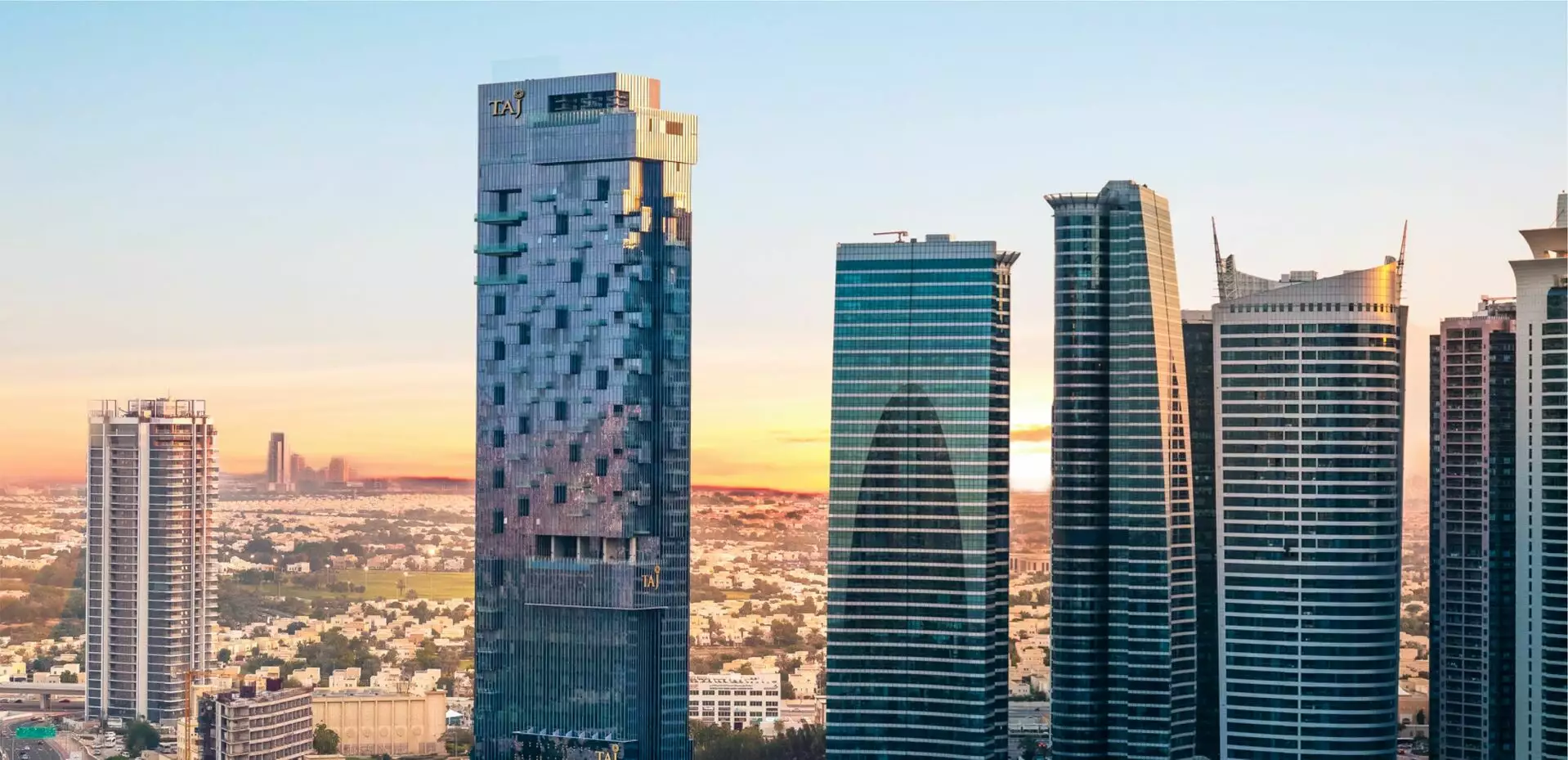 Taj Jumeirah Lakes Towers