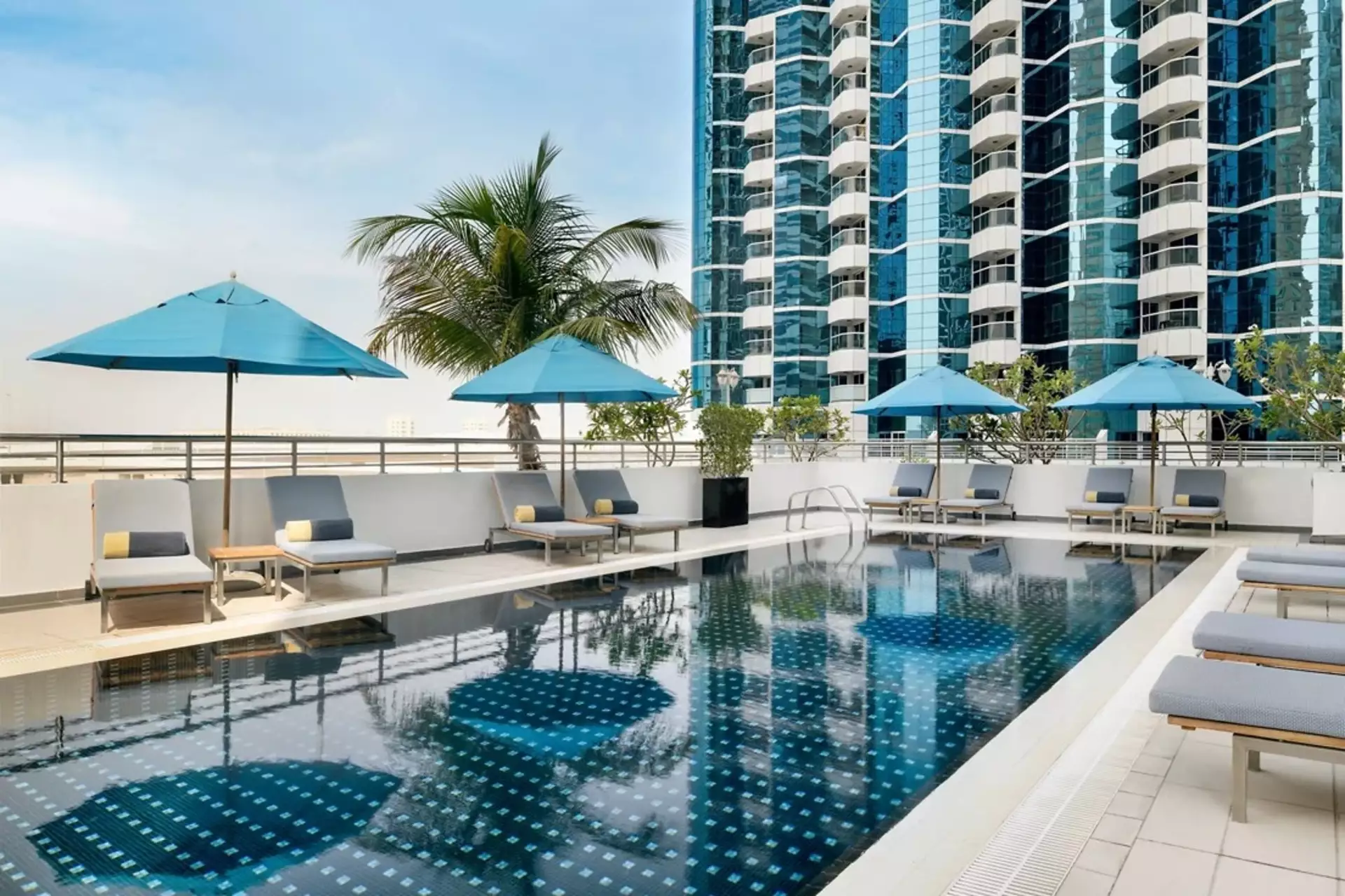 Mövenpick Jumeirah Lakes Towers