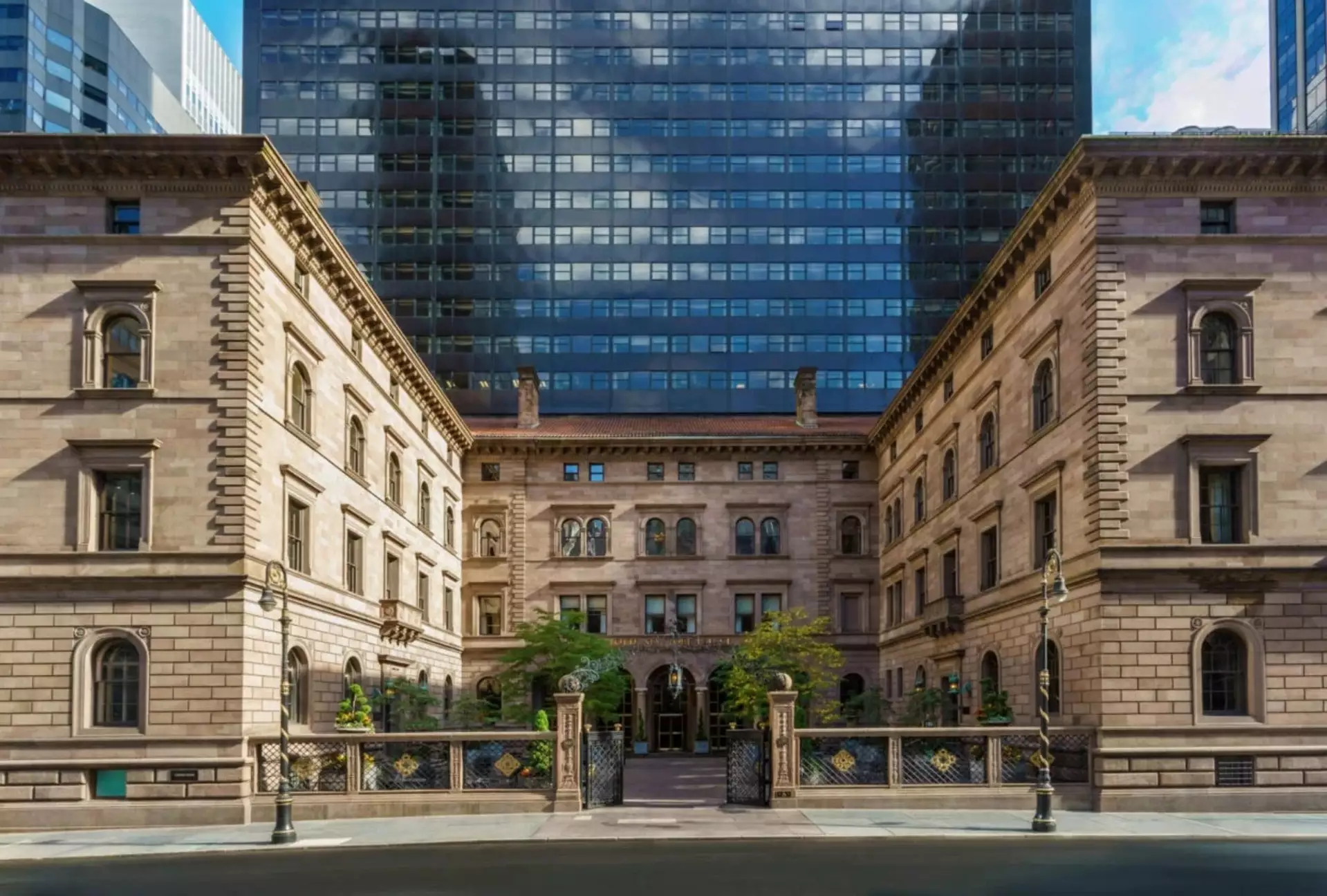 Lotte New York Palace Hotel