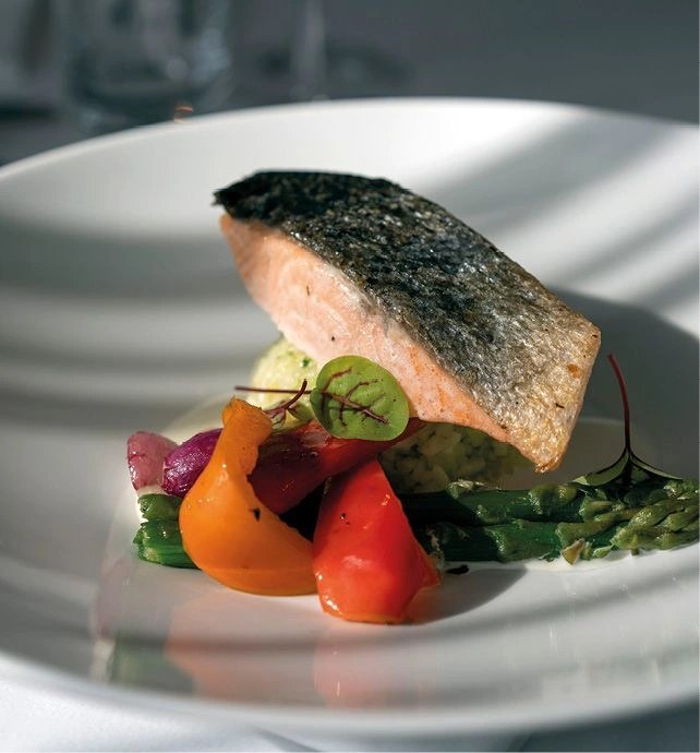 Restaurant an Bord eines Emerald Star-Ships