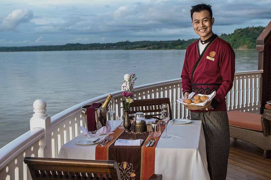 Anawrahta, Balcony dining