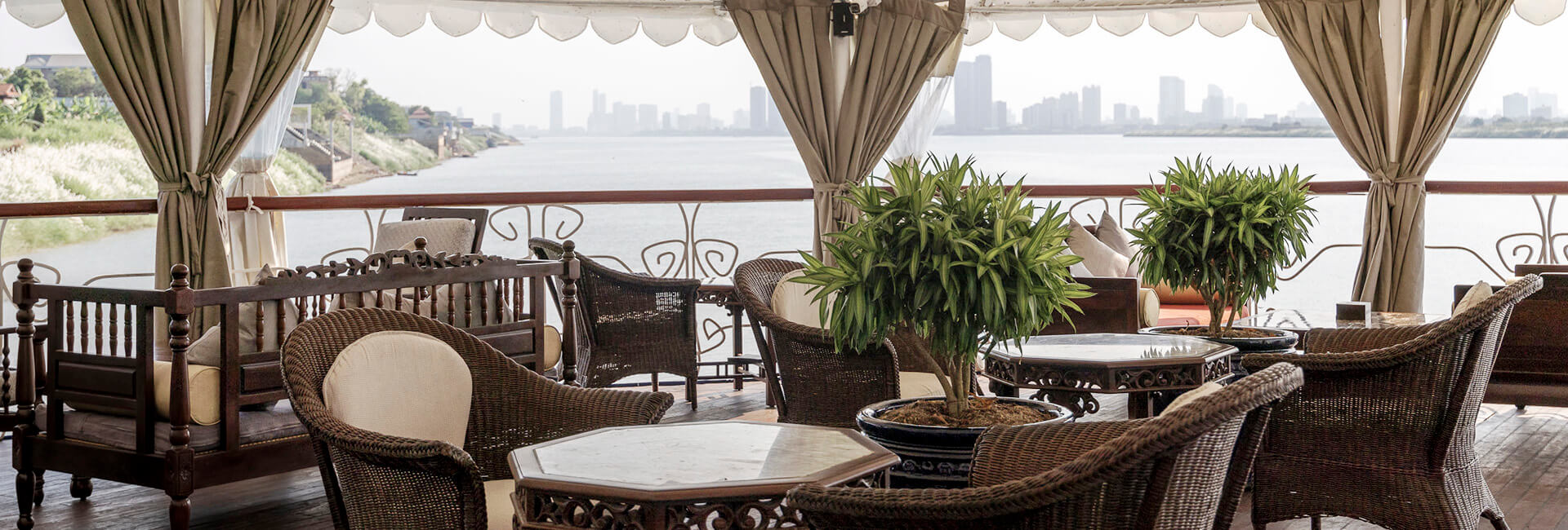 Jayavarman, Outdoor lounge