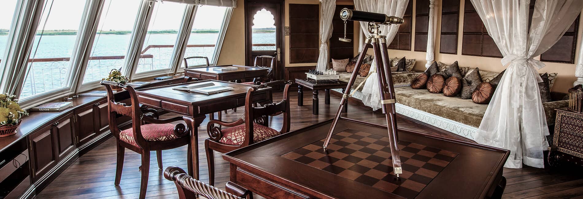 The Jahan, Observatory lounge