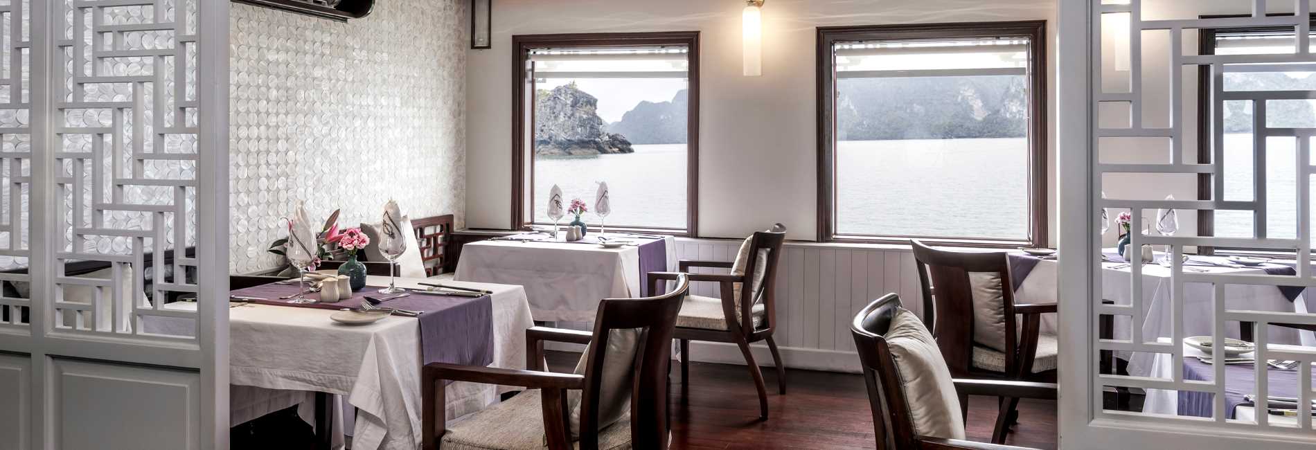 Violet, Restaurant