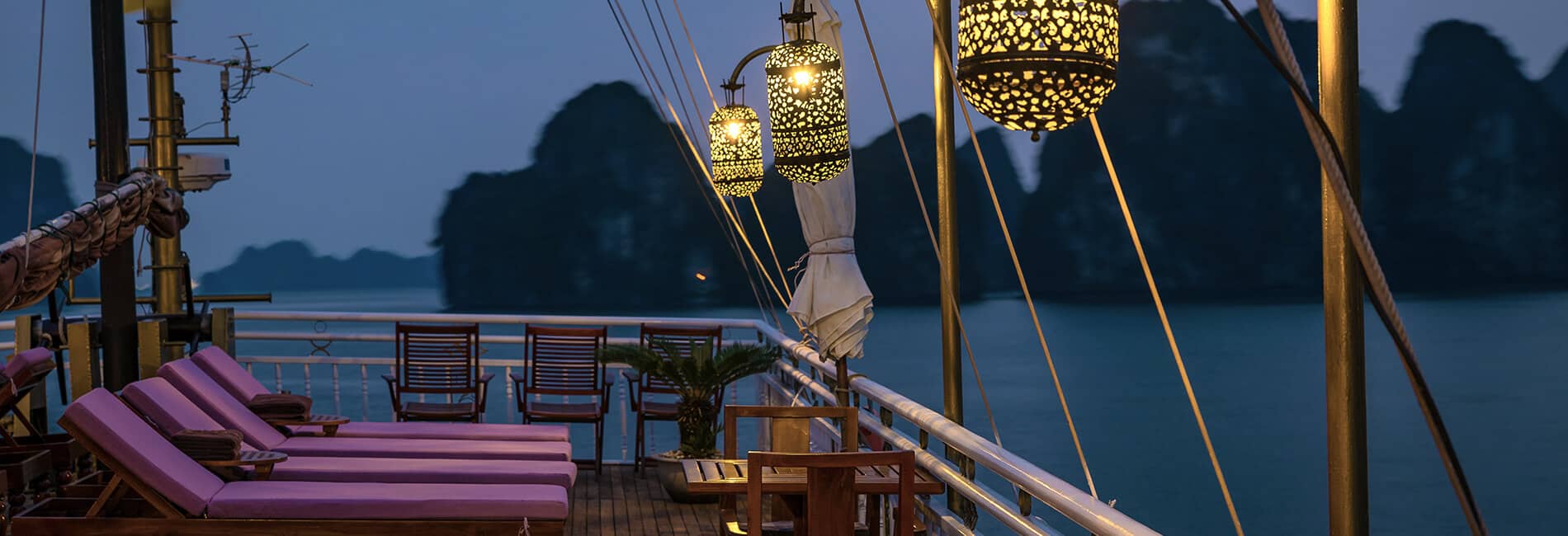 Violet, Sun deck